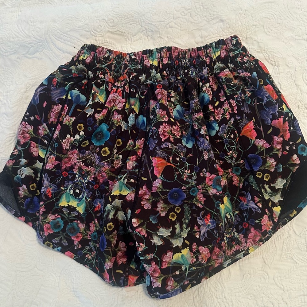 LULULEMON shorts